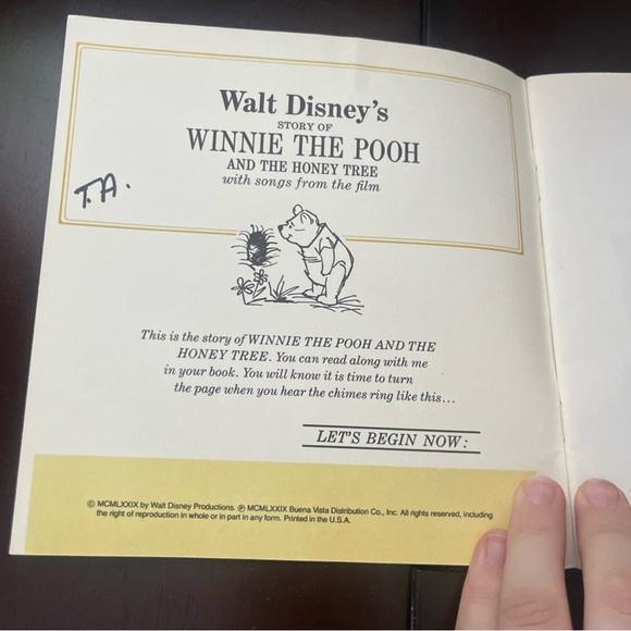 Disney's Winnie the Pooh and the Honey Tree Book Read Along Without Tape - Picture 3 of 8